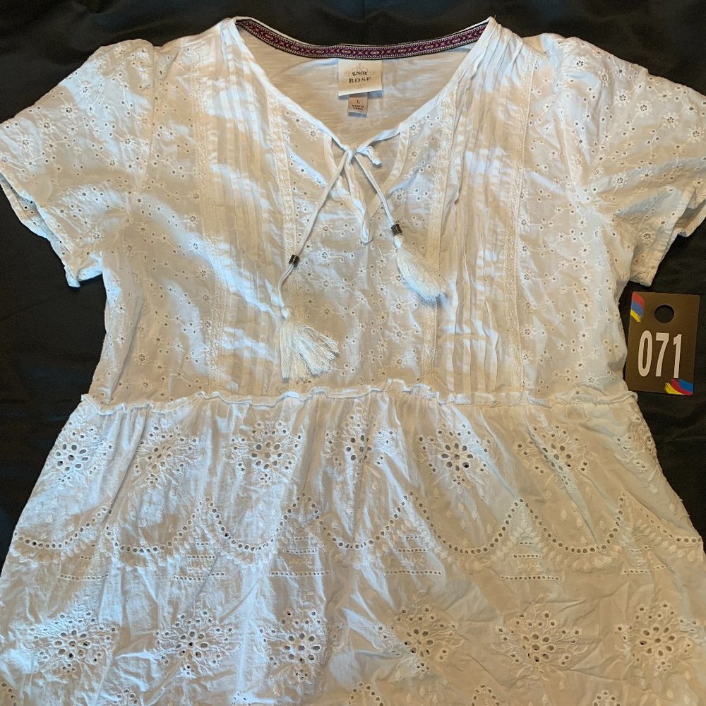 Knox Rose Lace Top  Sz. L White SS Tie Close 071